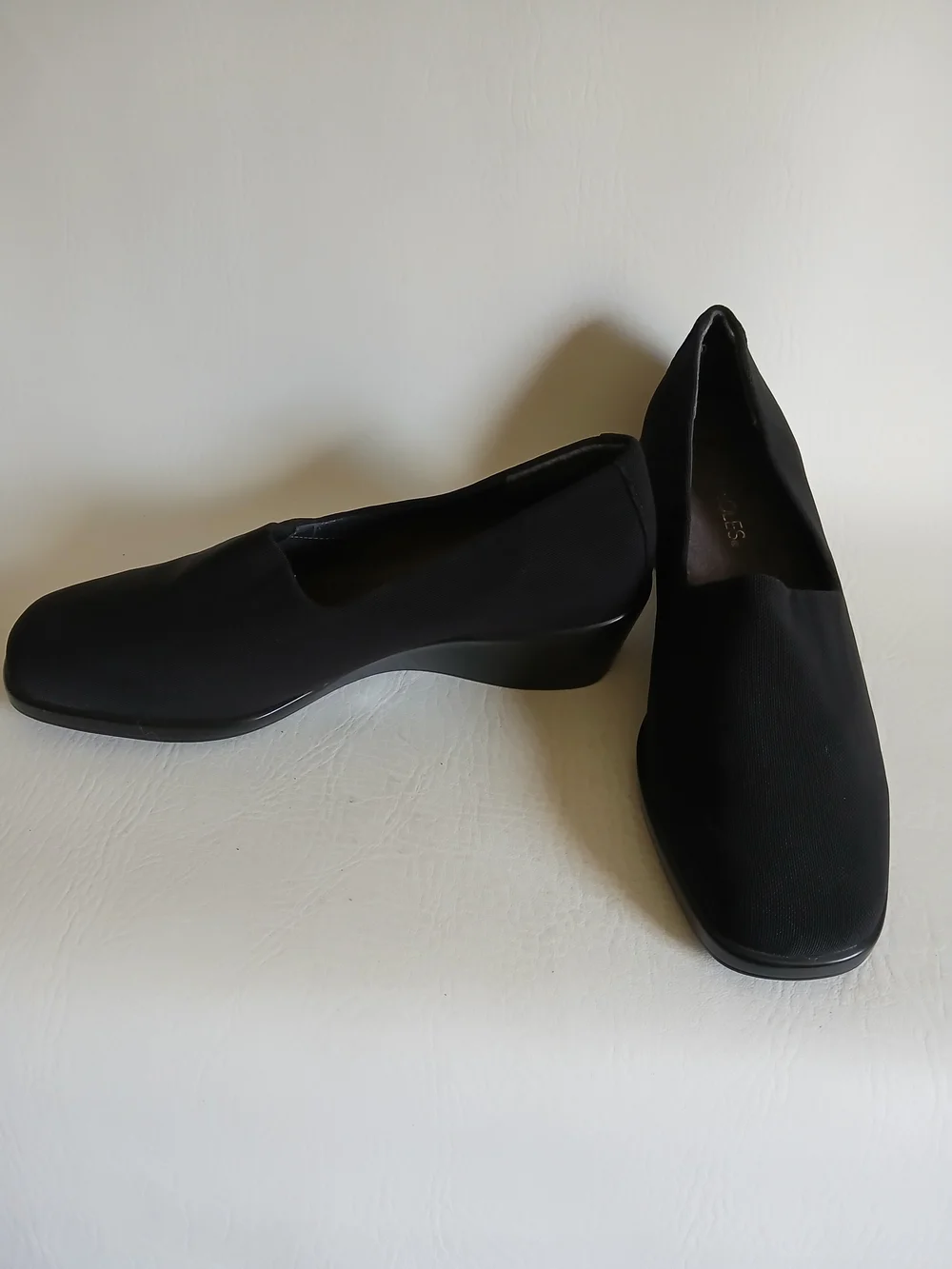 AEROSOLES Black Slip-On Wedge Loafers Microfabric Sz8M